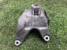 Кронштейн опоры двигателя Porsche Cayenne