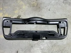 Обшивка крышки багажника BMW 3