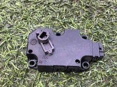 Моторчик заслонки печки Audi A8