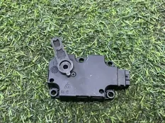 Моторчик заслонки печки Audi A8