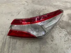 фонарь внешний Toyota Camry