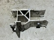 кронштейн усилителя BMW X5M