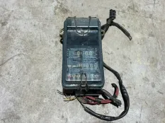 блок предохранителей Mercedes-Benz 190