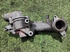 Корпус термостата Mercedes-Benz C200