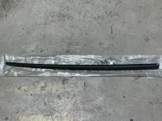 молдинг лобового стекла Audi S8