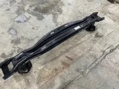 усилитель бампера BMW 3-Series