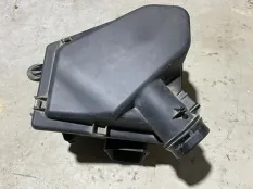 корпус воздушного фильтра BMW 3-Series