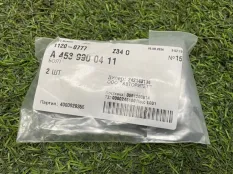 болт Mercedes-Benz