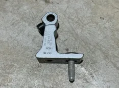 петля двери Audi A6