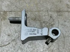 петля двери Audi A6