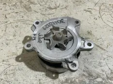 помпа водяная Nissan Juke