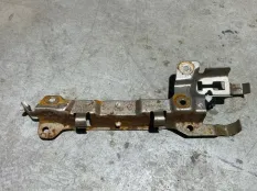 кронштейн накладки стойки BMW 3-Series