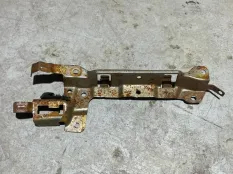 кронштейн накладки стойки BMW 3-Series