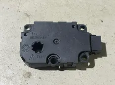 Моторчик заслонки печки Audi RS6