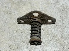 ответная часть замка капота Land Rover Discovery