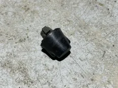 отбойник капота Land Rover