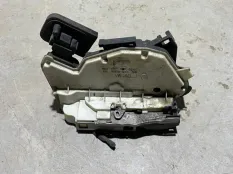 замок двери Volkswagen Polo