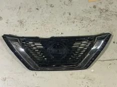 решетка радиатора Nissan Qashqai