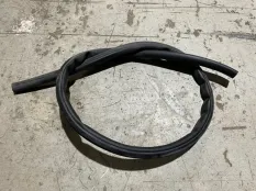 уплотнитель капота Mini Hatch