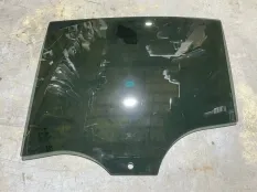 Стекло двери BMW 3