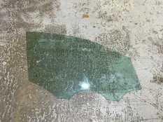 Стекло двери Volkswagen Polo