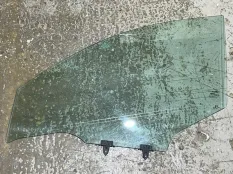 Стекло двери Nissan Qashqai