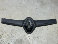 решетка радиатора Renault Logan
