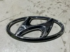 эмблема Hyundai Solaris