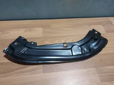 Кронштейн передней панели левый Jetta VS5 5CG806931, левый
