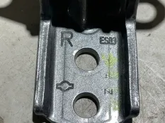 петля двери Nissan Qashqai