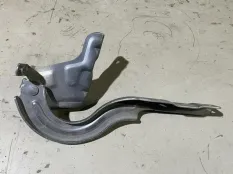 петля капота Kia Rio
