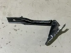 петля капота Volkswagen Polo