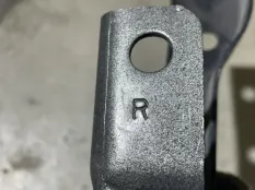 петля капота Volkswagen Polo