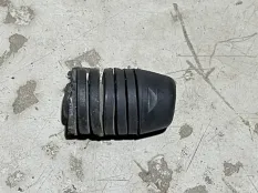 отбойник капота Volkswagen Polo
