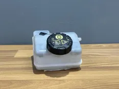 Бачок тормозной жидкости Smart ForTwo