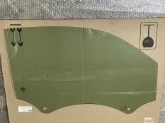 Стекло двери SMART fortwo A4537250600 W453, переднее правое