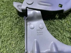 петля капота Geely Coolray
