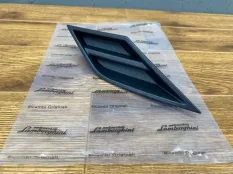 Заглушка фонаря Lamborghini Urus 4ML945102, задняя правая