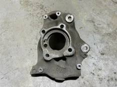 Кулак поворотный BMW 3