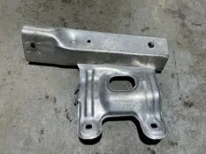 Кронштейн усилителя бампера BMW 3