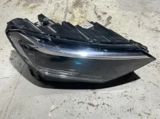 фара Volkswagen Polo