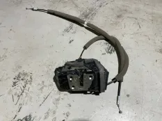 замок двери Nissan Juke