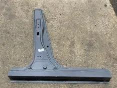 Центральная стойка Nissan Qashqai