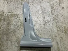 Центральная стойка Volkswagen Polo