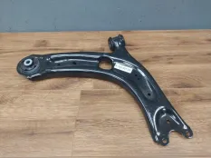 РЫЧАГ ПОДВЕСКИ Jetta VS5 5QL407152, передний правый