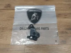 Кронштейн фонаря заднего Lamborghini Urus 4ML945067, задний левый