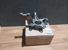 Кулак поворотный Renault Logan 400143444R, передний правый