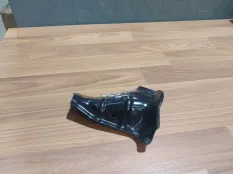 Кронштейн крыла KIA RIO 64587H2000 4, передний правый