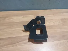 Кронштейн Skoda Rapid 6RU803216, задний правый