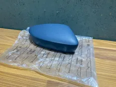 Крышка зеркала 6V0857538AGRU, передняя правая